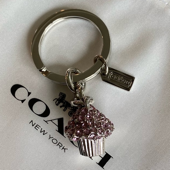 NEW COACH KEYCHAIN PURSE BAG CHARM CUPCAKE MUFFIN SWAROVSKI CRYSTAL RHINESTONE - Picture 8 of 8